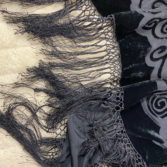 Vintage J & X Fringe Shall purple and black velvet silk - Picture 5 of 8